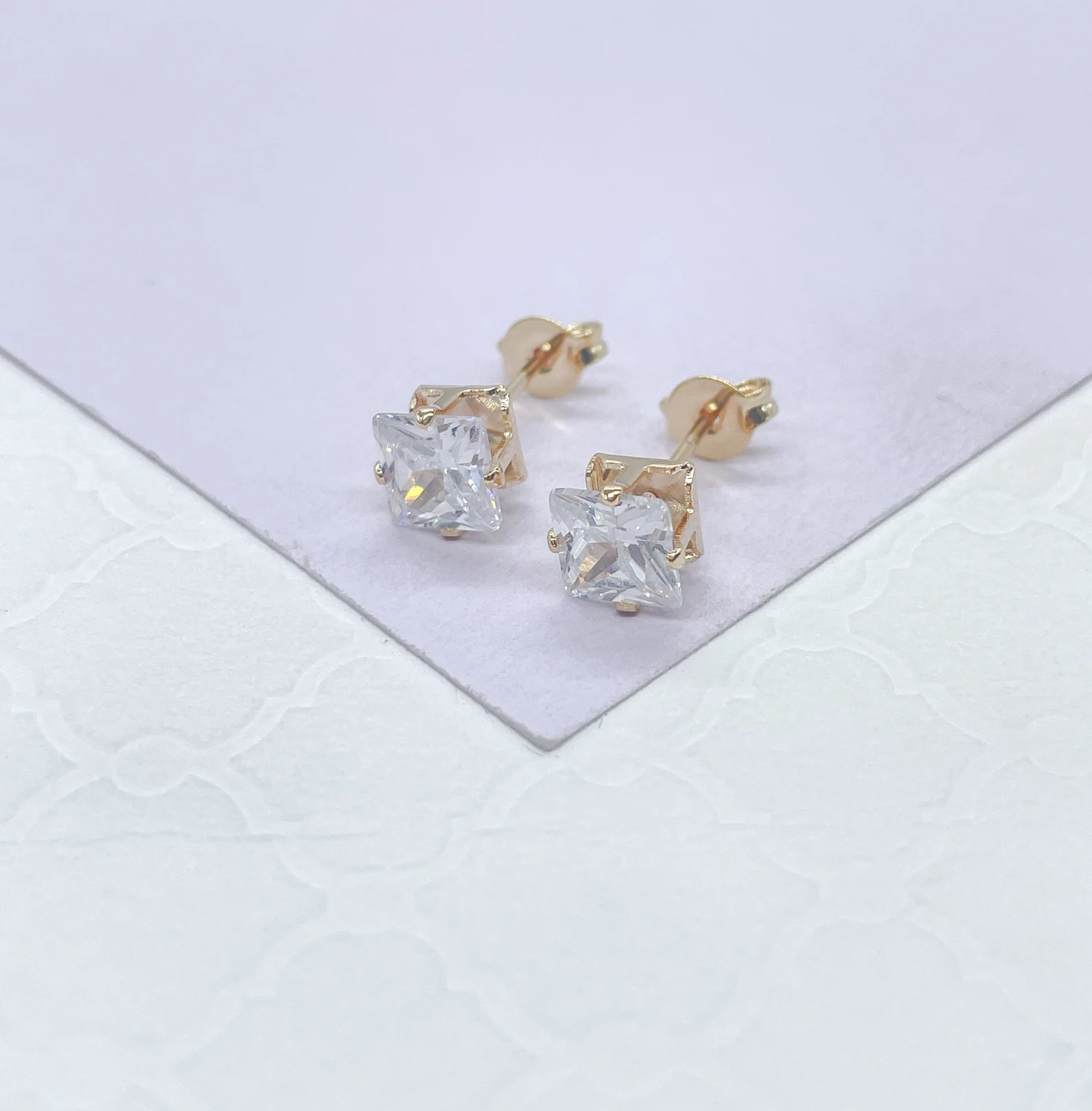 Square cut stud earrings - Image 3