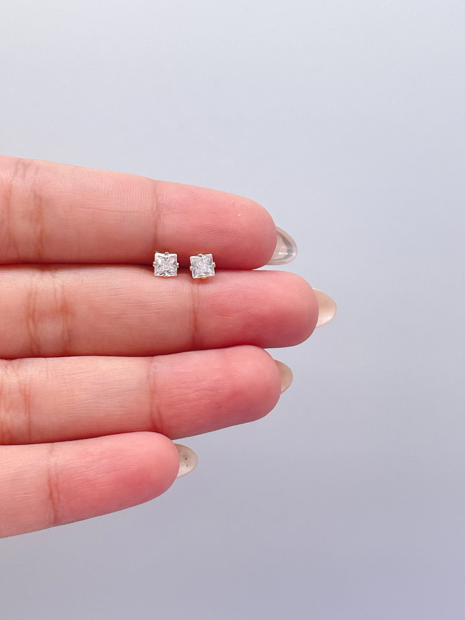 Square cut stud earrings - Image 5